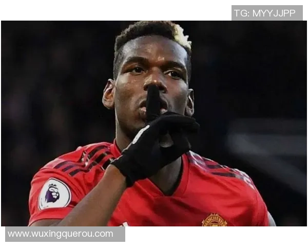 可爱Q版博格巴踢球萌态十足，球场上的欢笑与魅力并存